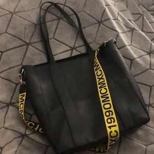 Steven Madden Tote Bag and pouch like NEW